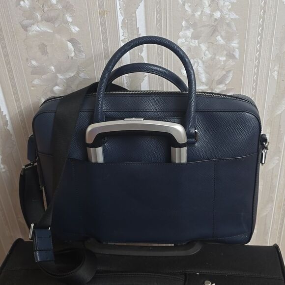 Michael Kors High Quality Briefcase EUC - Picture 9 of 9